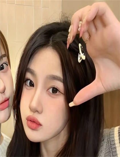 文化分析：《最高通缉犯》中的传统文化与现代价值观的对话 理解作品的时代背景与文化语境